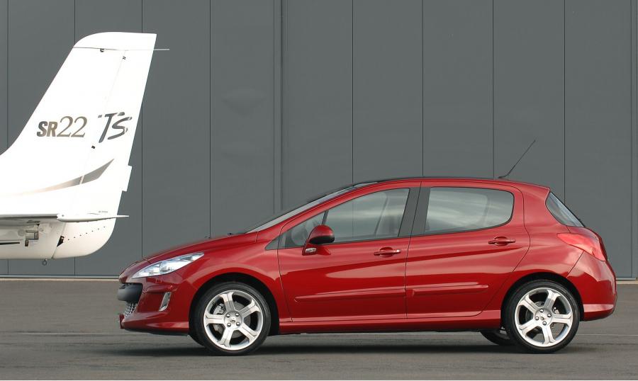  Peugeot 308 GT 2008 года  (фото 88 из 101)